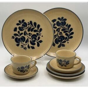 Pfaltzgraff Folk Art 8‑Pc Dinnerware Set Blue Floral Tan USA Stoneware VT